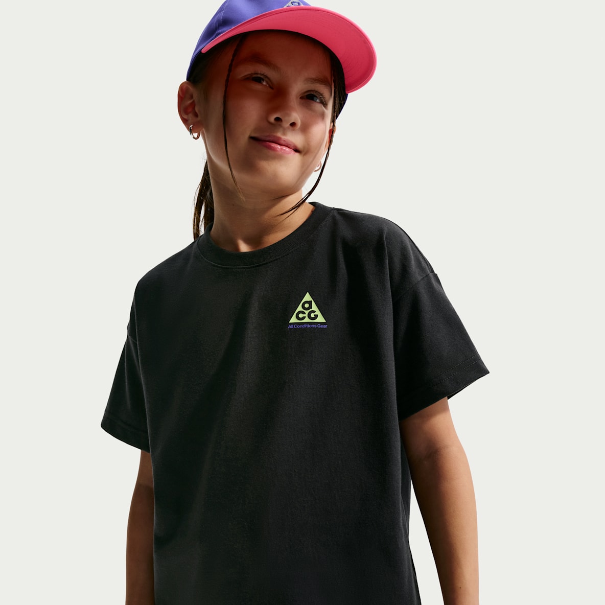 Girls Loose Black Crew Neck. Nike JP